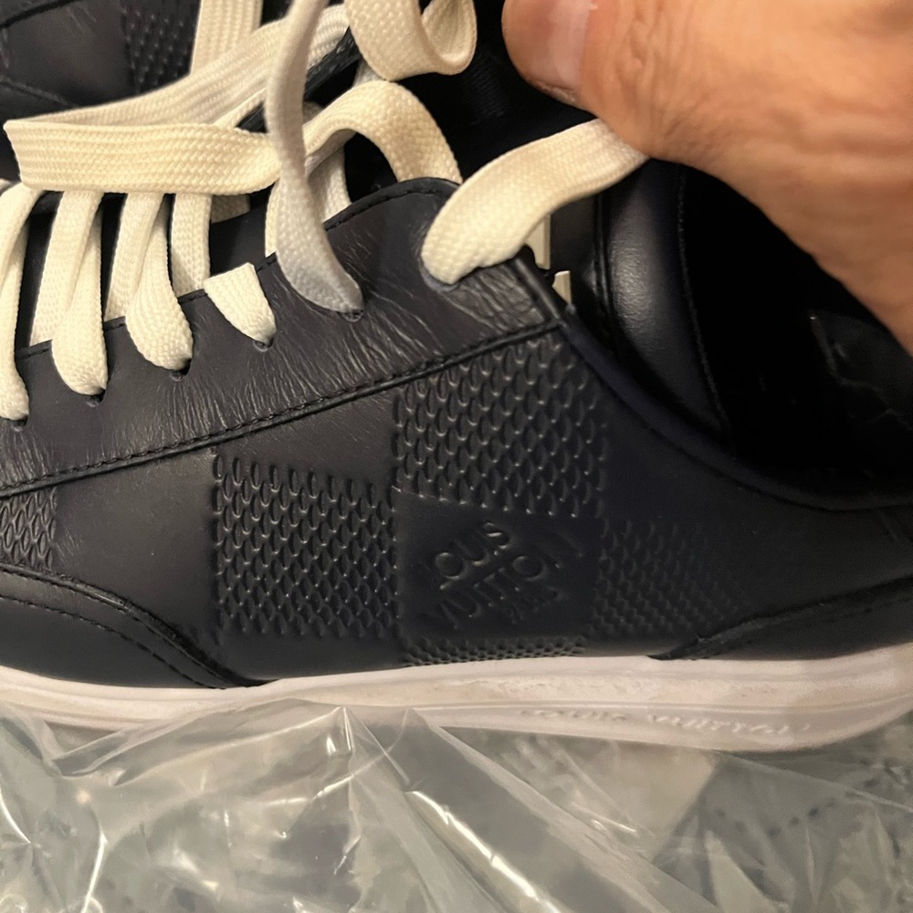 Beautiful authentic Louis Vuitton Navy Men's trainer Sneakers size 7.5 UK 9.5US.